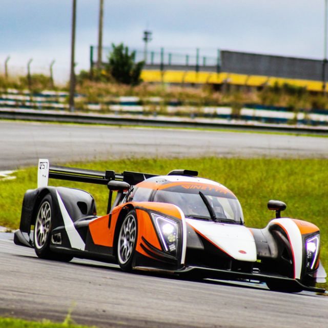 A GT Xtreme Shine está apoiando uma grande equipe de pilotos na Endurance Brasil