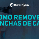 Homem com camisa branca segurando copo de café, destacando mancha na roupa e o título “Como remover manchas de café” da nano4you.