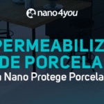 Banner da nano4you com destaque para a frase: Impermeabilize o piso de porcelanato com Nano Protege Porcelanatos. Fundo com piso de porcelanato moderno e plantas decorativas.