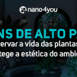 Jardim de alto padrão com vegetação exuberante e arquitetura sofisticada ao fundo, com o texto “Jardins de Alto Padrão . Como preservar a vida das plantas enquanto protege a estética do ambiente” - nano4you.