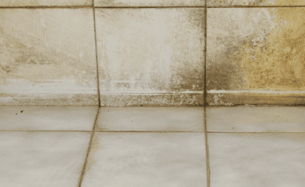 PIso encardido de uma casa